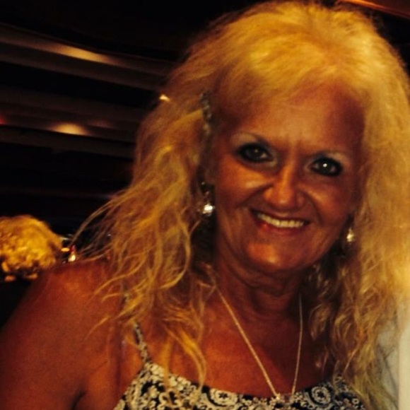 Meet your Posher, Pam - Picture 1 of 1